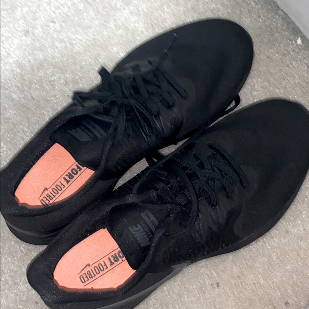 Nike Tennis shoes with memory foam